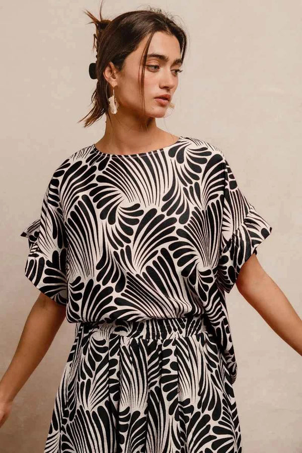 BiBi Print Woven Ruffled Sleeves Top